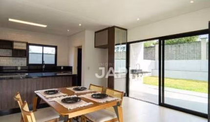 Casa de Condomínio para alugar em Medeiros de 235.00m² com 4 Quartos, 3 Suites e 4 Garagens