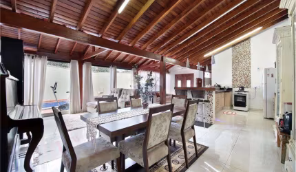 Casa para venda em Jardim Botânico de 228.00m² com 3 Quartos, 1 Suite e 4 Garagens