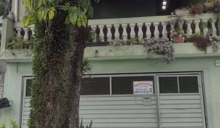 Sobrado para venda em Jardim Santa Bárbara de 196.00m² com 3 Quartos, 1 Suite e 2 Garagens