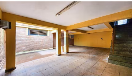 Casa para venda em Jardim Macedo de 253.00m² com 3 Quartos, 1 Suite e 4 Garagens