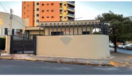 Casa para venda em Centro de 214.01m² com 5 Quartos e 1 Garagem