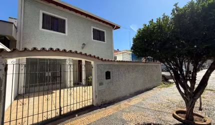 Casa para venda em Vila Itapura de 237.00m² com 4 Quartos, 1 Suite e 1 Garagem