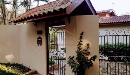 Casa para venda em Paisagem Renoir de 260.00m² com 3 Quartos, 1 Suite e 5 Garagens