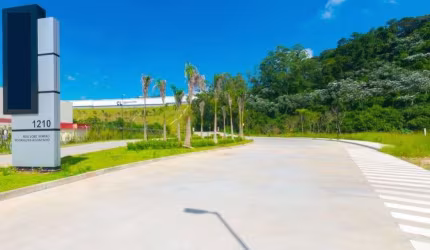 Galpão / Depósito / Armazém para alugar em Água Espraiada de 1813.00m² com 8 Garagens