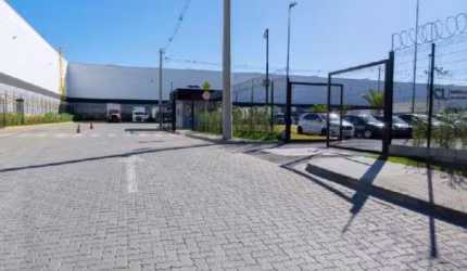 Galpão / Depósito / Armazém para alugar em Taboão de 10356.00m² com 6 Garagens