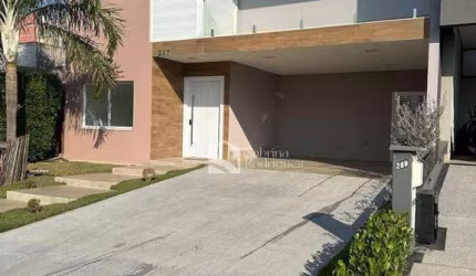 Sobrado para alugar em Condomínio Maria Dulce de 278.00m² com 3 Quartos, 3 Suites e 4 Garagens