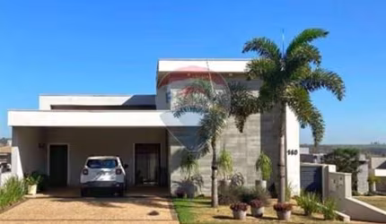 Casa de Condomínio para venda em Vila Do Golf de 207.00m² com 3 Quartos, 3 Suites e 4 Garagens