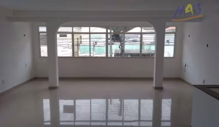 Casa para alugar em Ponta Da Praia de 165.00m² com 3 Quartos, 1 Suite e 2 Garagens