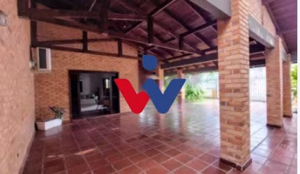 Casa para venda em Guaratuba de 427.00m² com 5 Quartos e 4 Garagens