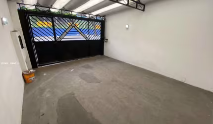 Casa para alugar em Vila Alzira de 150.00m² com 4 Quartos e 2 Garagens