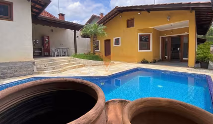 Casa para venda em Granja Viana Ii de 361.00m² com 3 Quartos, 1 Suite e 4 Garagens
