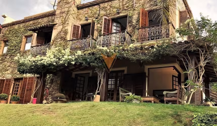 Casa para venda em Nova Fazendinha de 532.28m² com 3 Quartos, 3 Suites e 6 Garagens