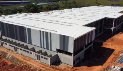 Galpão / Depósito / Armazém para alugar em Rainha de 4577.00m²