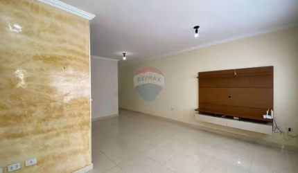 Casa para alugar em Parque Universitário de 100.00m² com 3 Quartos, 1 Suite e 2 Garagens