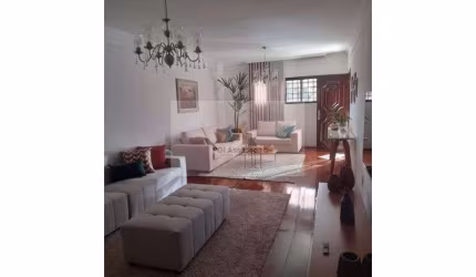 Casa para venda em Jardim Europa de 258.00m² com 2 Quartos, 1 Suite e 2 Garagens