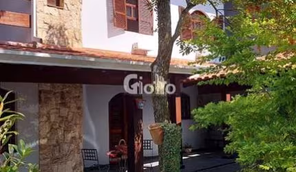 Sobrado para venda em Jardim Santo Antônio de 176.00m² com 2 Quartos, 1 Suite e 2 Garagens