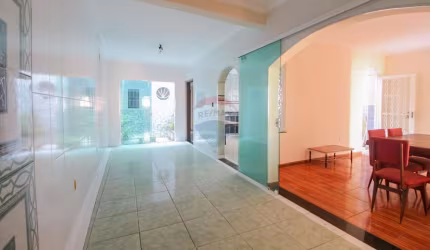 Casa para venda em Centro de 320.00m² com 3 Quartos, 3 Suites e 4 Garagens