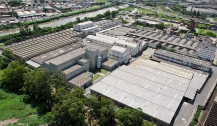 Galpão / Depósito / Armazém para alugar em Centro de 2992.00m²