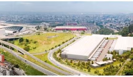 Galpão / Depósito / Armazém para alugar em Itaquera de 3994.00m²