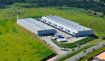 Galpão / Depósito / Armazém para alugar em Distrito Industrial de 1798.00m² com 3 Garagens