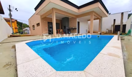 Casa para venda em Praia Da Lagoinha de 375.00m² com 3 Quartos, 1 Suite e 4 Garagens