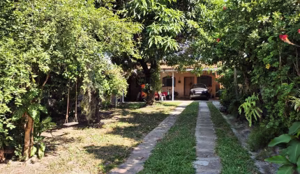 Casa para venda em Jardim São Domingos de 100.00m² com 3 Quartos e 5 Garagens