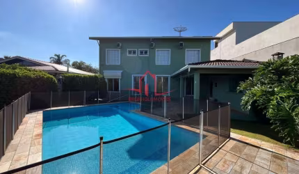 Casa para venda em Residencial Dos Lagos de 360.00m² com 4 Quartos, 4 Suites e 2 Garagens