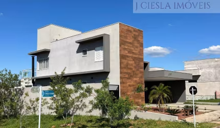 Casa de Condomínio para alugar em São Venâncio de 210.00m² com 3 Quartos, 1 Suite e 4 Garagens