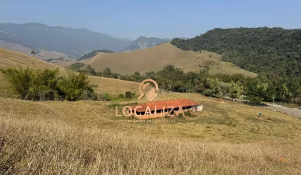 Fazenda / Sítio para venda em Rural de 141.00m² com 4 Quartos e 1 Suite