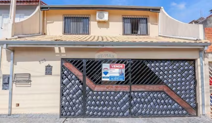 Casa para venda em Jardim Europa de 233.00m² com 4 Quartos, 2 Suites e 2 Garagens