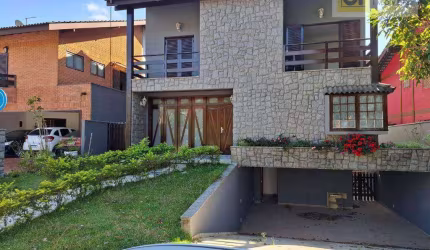 Casa para alugar em Morada Dos Pássaros de 260.00m² com 4 Quartos, 2 Suites e 4 Garagens