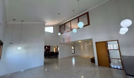 Casa de Condomínio para venda e aluguel em Vila Aviação de 500.00m² com 3 Quartos, 3 Suites e 4 Garagens
