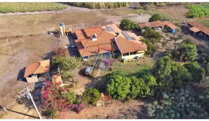 Chácara para venda em Altinópolis de 23280.00m² com 4 Quartos, 2 Suites e 8 Garagens