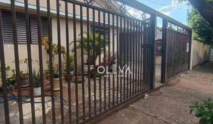 Casa para venda em Ouro Verde de 215.00m² com 5 Quartos e 1 Garagem