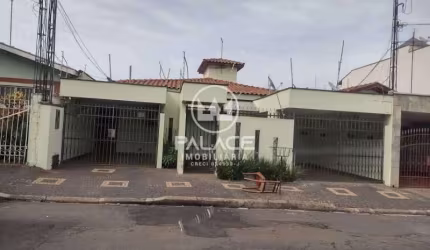 Casa para venda em Vila Rezende de 275.00m² com 5 Quartos, 1 Suite e 2 Garagens