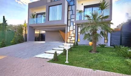 Casa para venda em Granja Viana de 442.00m² com 4 Quartos, 4 Suites e 6 Garagens