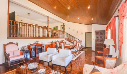 Casa para venda em Santo Inácio de 317.00m² com 4 Quartos, 2 Suites e 3 Garagens