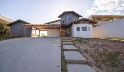 Casa para venda em Pitas de 283.00m² com 3 Quartos, 3 Suites e 4 Garagens