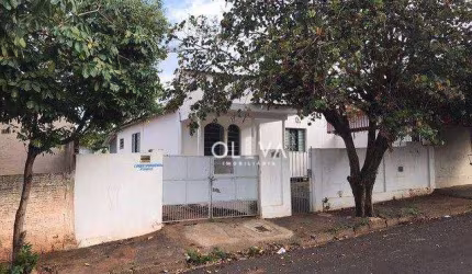 Casa para venda em São Jorge de 528.00m² com 4 Quartos e 4 Garagens