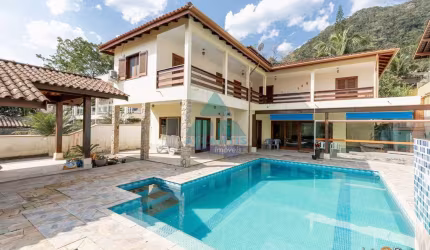 Casa para venda em Recanto Da Lagoinha de 249.00m² com 4 Quartos, 4 Suites e 4 Garagens