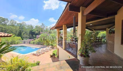 Casa de Condomínio para venda em Granja Viana de 431.00m² com 4 Quartos, 3 Suites e 3 Garagens