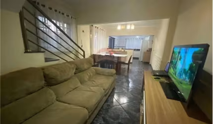 Casa para venda em Jardim São Jorge de 188.81m² com 3 Quartos e 2 Garagens