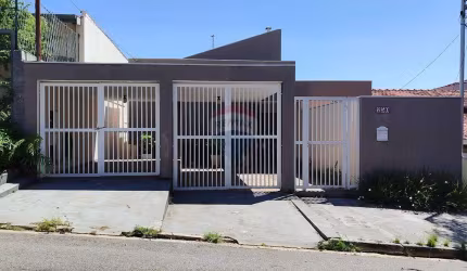 Casa para venda em Jardim Europa de 180.00m² com 3 Quartos, 1 Suite e 2 Garagens