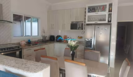 Casa para venda em JARDIM PRIMAVERA de 121.00m² com 3 Quartos, 1 Suite e 2 Garagens