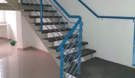 Sala Comercial para venda e aluguel em Centro de 100.00m²
