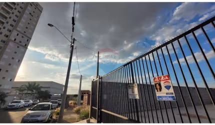Lote / Terreno para alugar em Jardim Alphacenter de 500.00m²