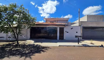 Casa para venda em Residencial Ouro Verde de 219.00m² com 3 Quartos, 1 Suite e 2 Garagens