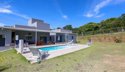Casa de Condomínio para venda em Jardim Residencial Vale Verde de 200.00m² com 3 Quartos, 3 Suites e 4 Garagens