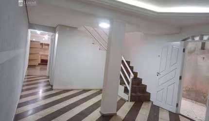 Sobrado para venda em Jardim Camila de 250.00m² com 3 Quartos, 1 Suite e 2 Garagens