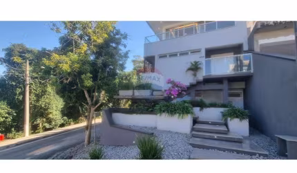 Casa para venda em Cidade Parquelandia de 400.00m² com 5 Quartos, 4 Suites e 4 Garagens